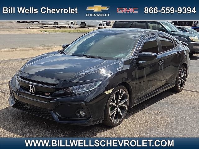 2018 Honda Civic Si Sedan in Black — front three-quarter view
